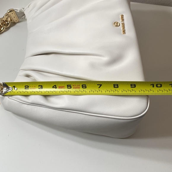 Michael Kors Hannah Medium Shoulder Bag Optic White - Picture 12 of 14